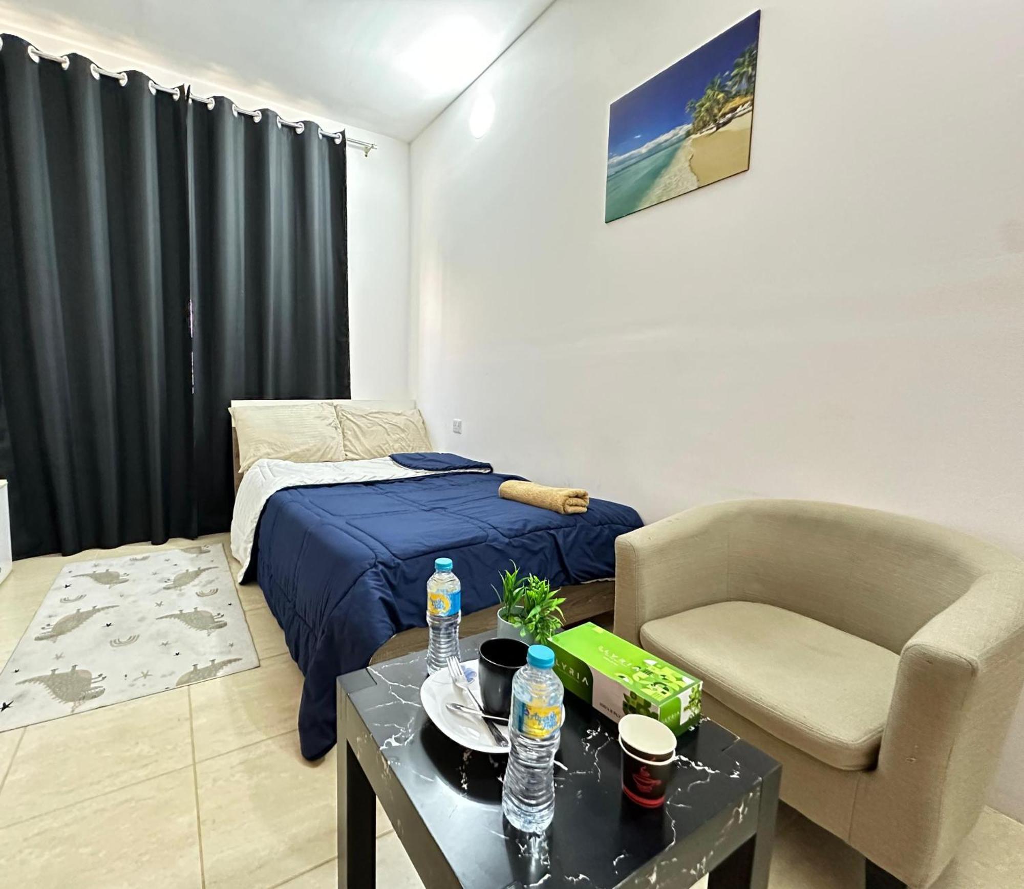 Hostel Cornich Street - Suave Sea View Abu Dhabi