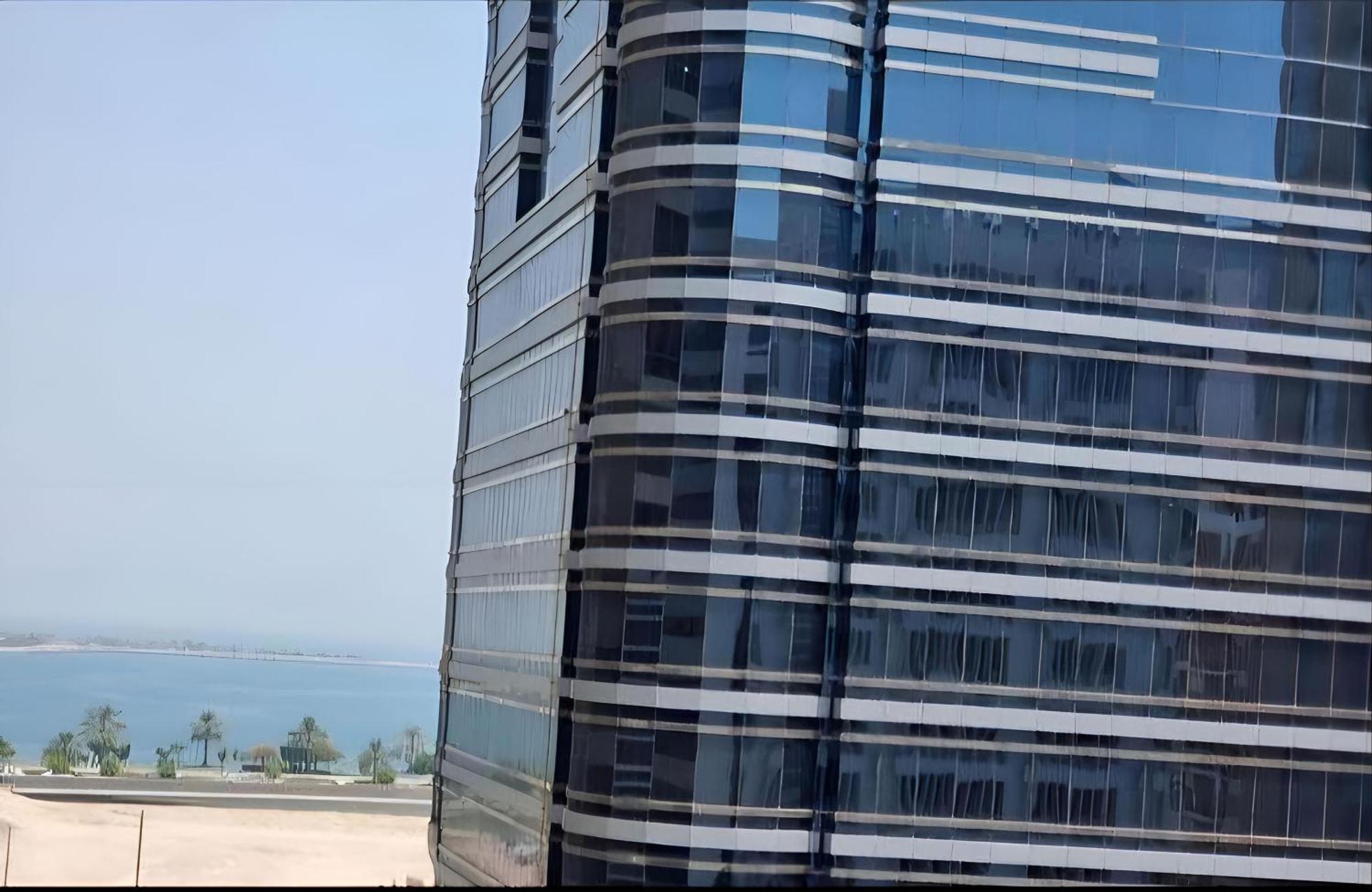 Cornich Street - Suave Sea View Hostel