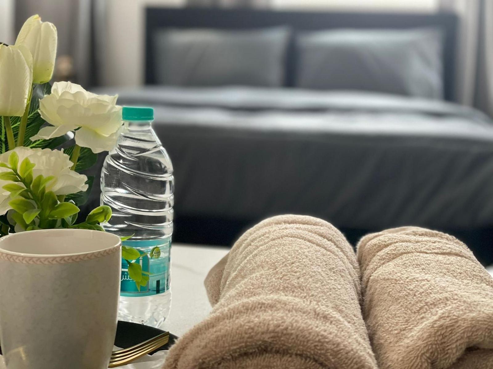 Hostel Cornich Street - Suave Sea View Abu Dhabi