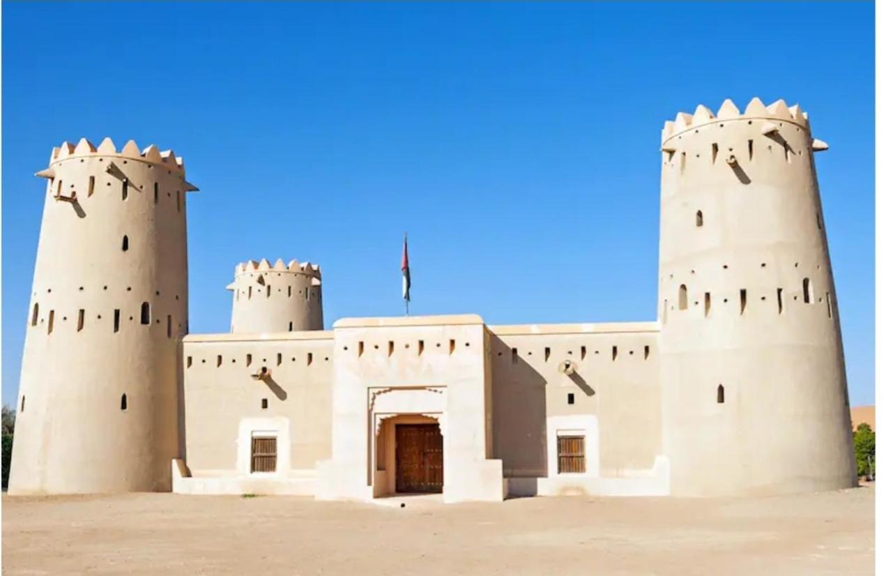 Hostel Cornich Street - Suave Sea View Abu Dhabi