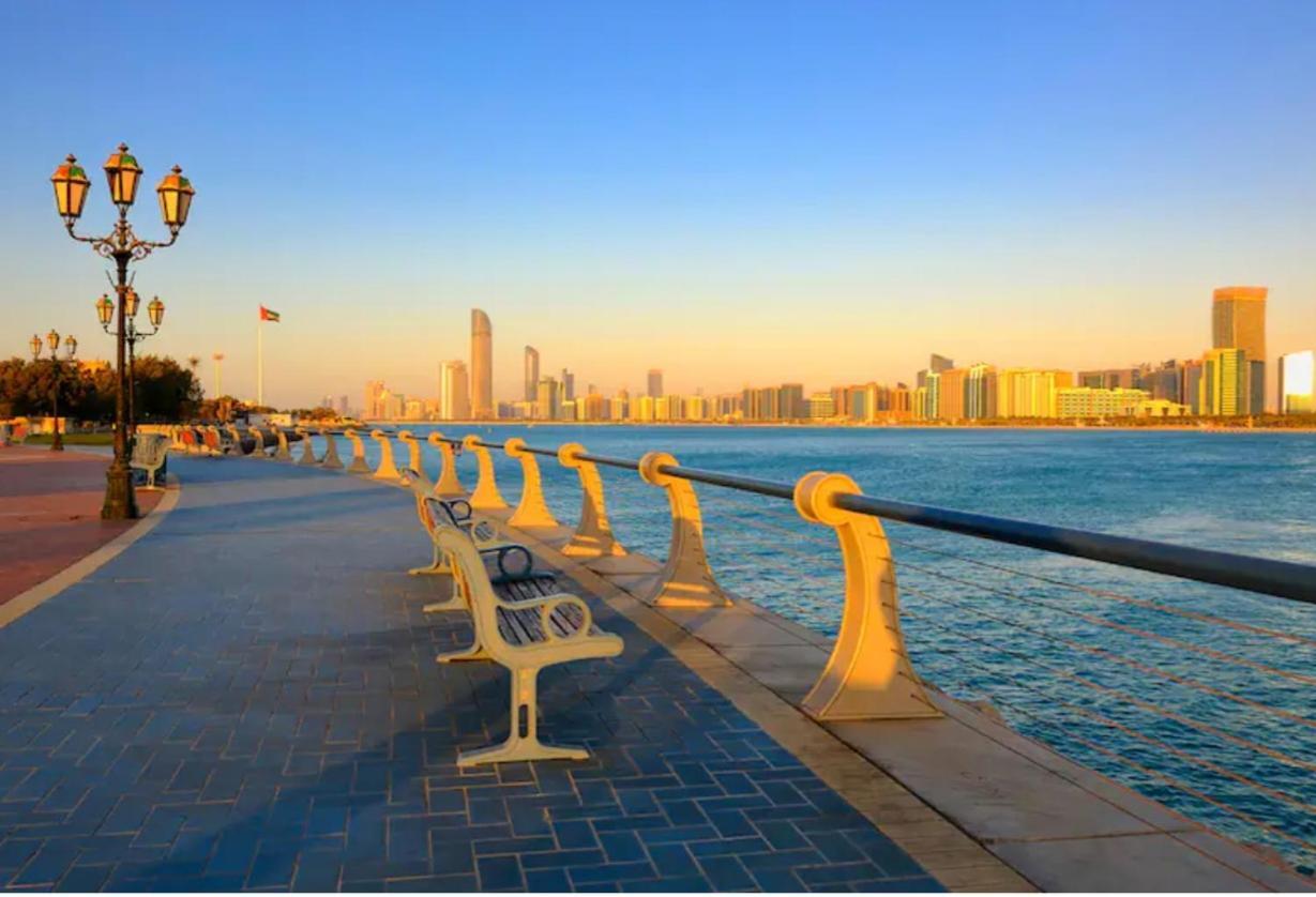 Cornich Street - Suave Sea View * Abu Dhabi