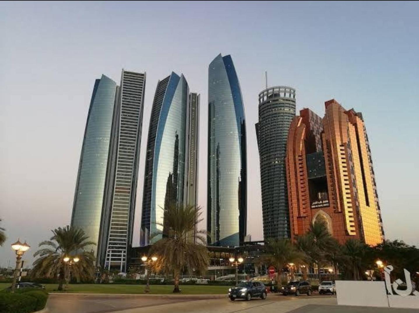 Hostel Cornich Street - Suave Sea View Abu Dhabi