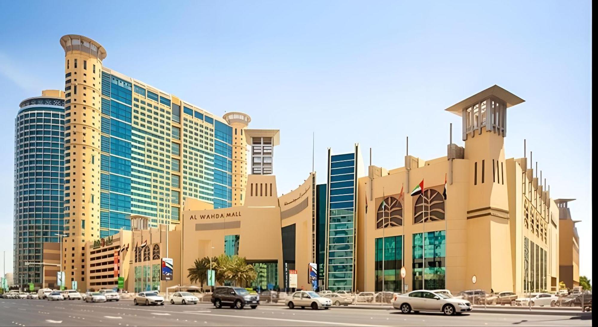 Cornich Street - Suave Sea View Hostel Abu Dhabi